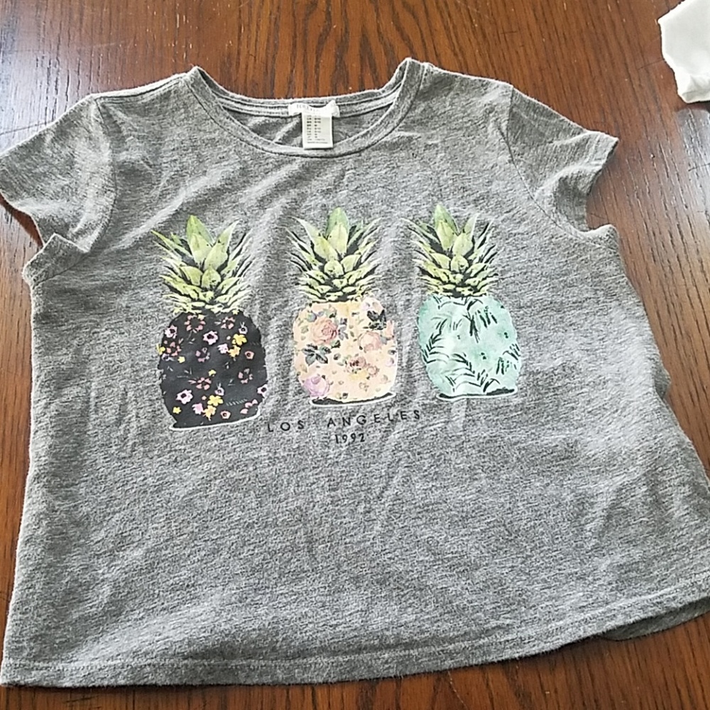 Cropped tshirt for girls size 9/10